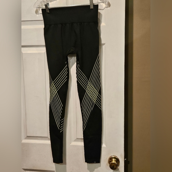 CYCLE HOUSE YOGA PANTS - Picture 1 of 2